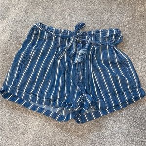American Eagle blue stripped paper bag shorts